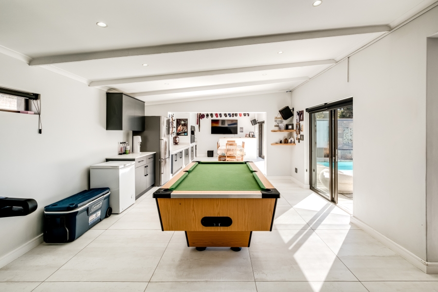 5 Bedroom Property for Sale in Valmary Park Western Cape